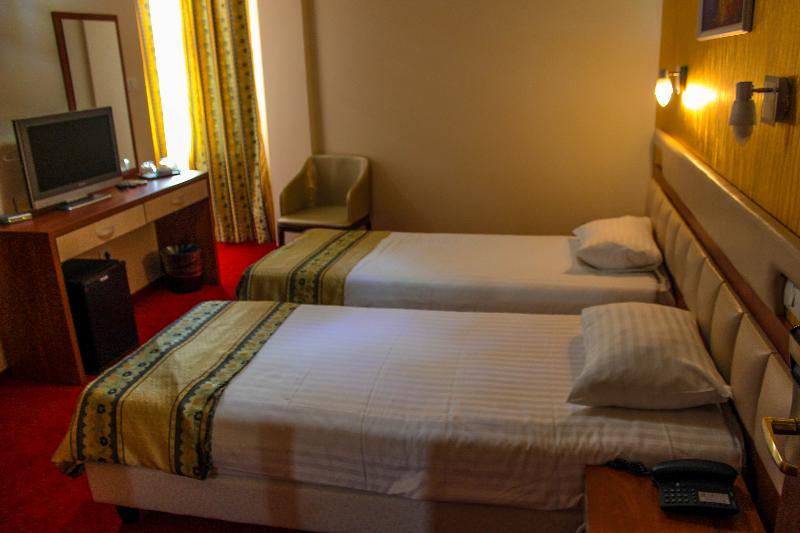 Kosher Hotel Lev Or Букурещ Екстериор снимка