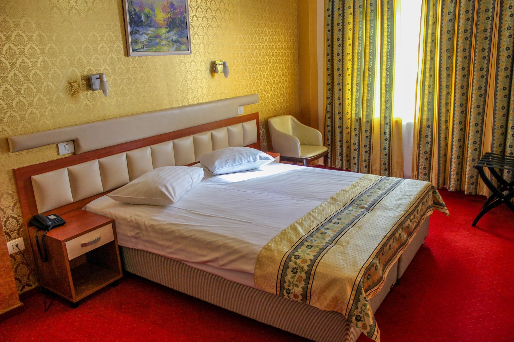 Kosher Hotel Lev Or Букурещ Екстериор снимка