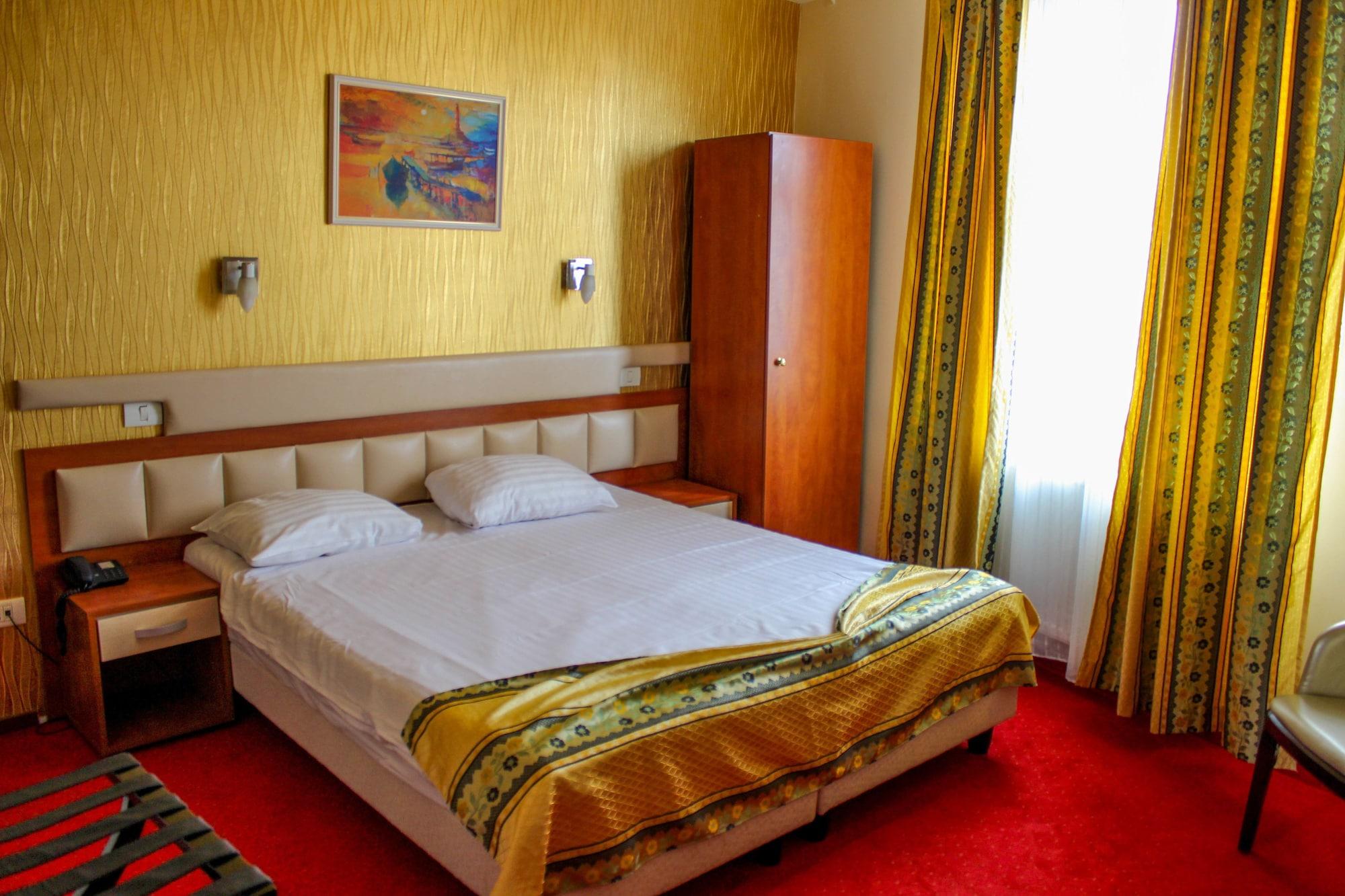 Kosher Hotel Lev Or Букурещ Екстериор снимка