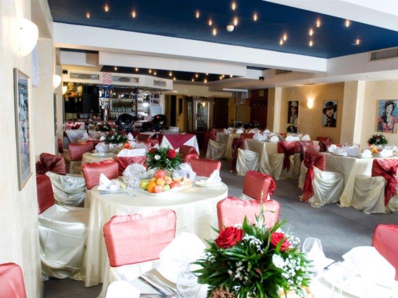 Kosher Hotel Lev Or Букурещ Екстериор снимка