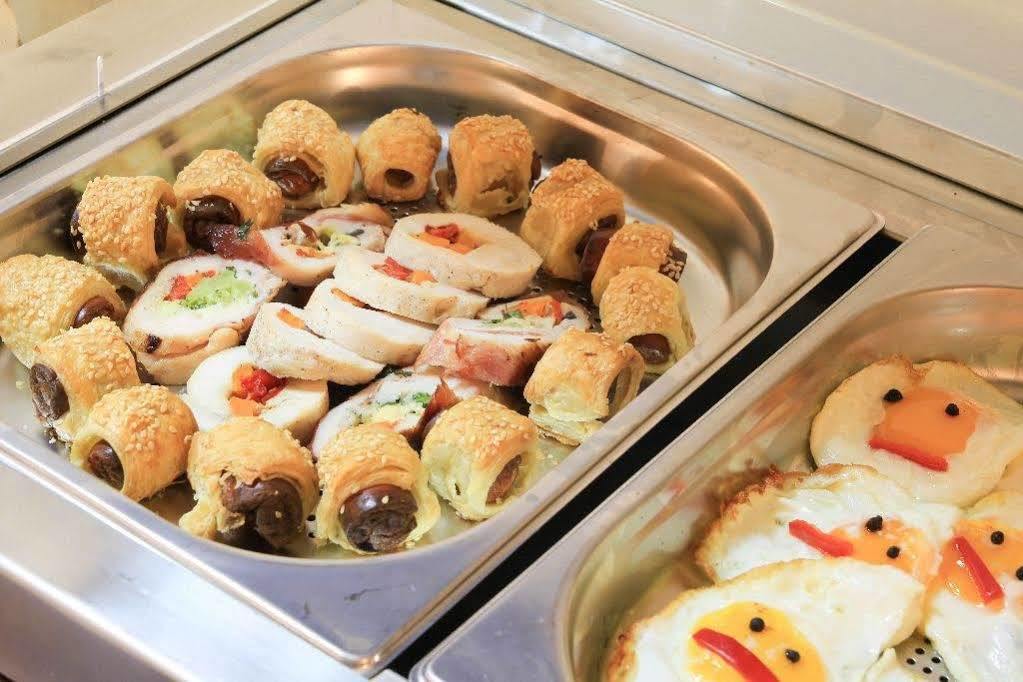 Kosher Hotel Lev Or Букурещ Екстериор снимка