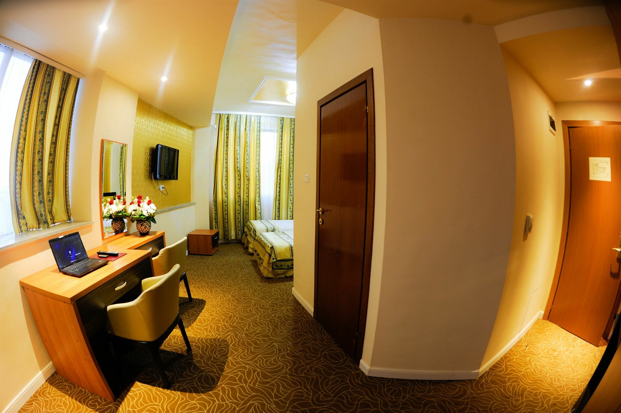 Kosher Hotel Lev Or Букурещ Екстериор снимка