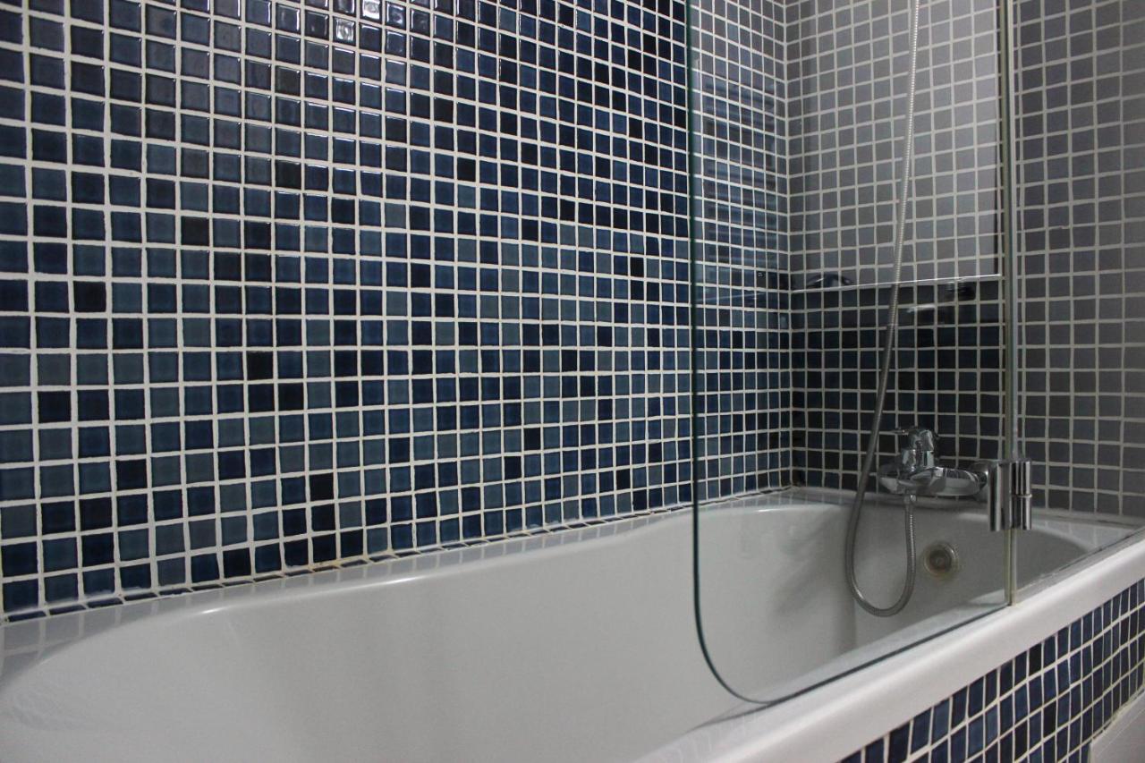 Kosher Hotel Lev Or Букурещ Екстериор снимка
