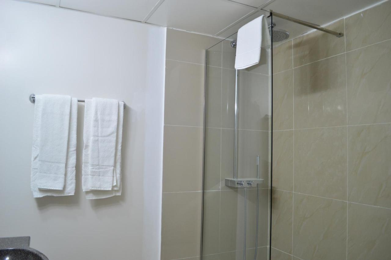 Kosher Hotel Lev Or Букурещ Екстериор снимка