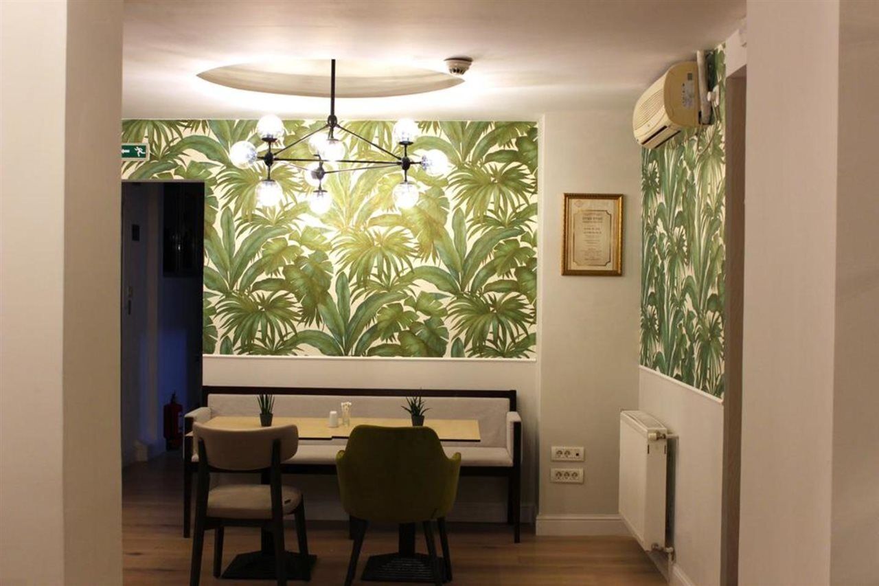 Kosher Hotel Lev Or Букурещ Екстериор снимка