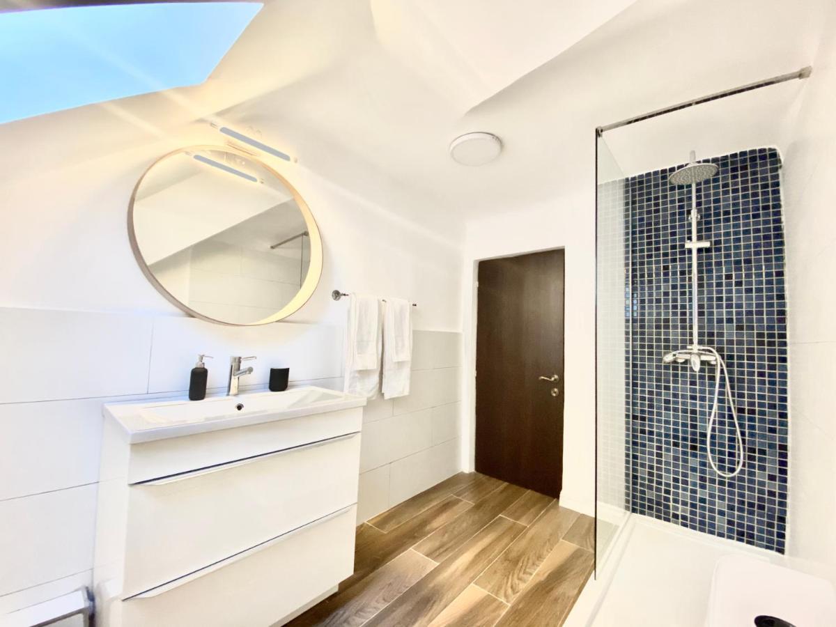 Kosher Hotel Lev Or Букурещ Екстериор снимка