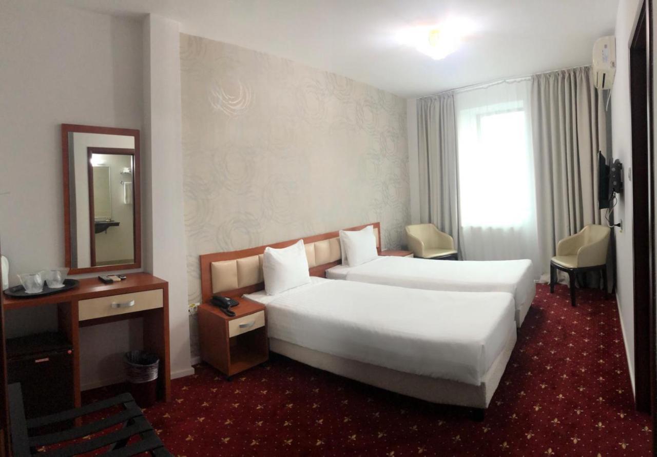 Kosher Hotel Lev Or Букурещ Екстериор снимка