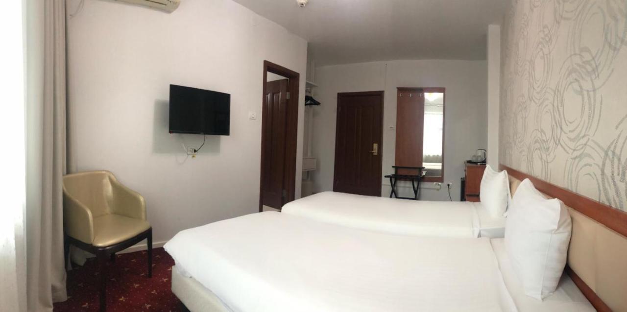 Kosher Hotel Lev Or Букурещ Екстериор снимка
